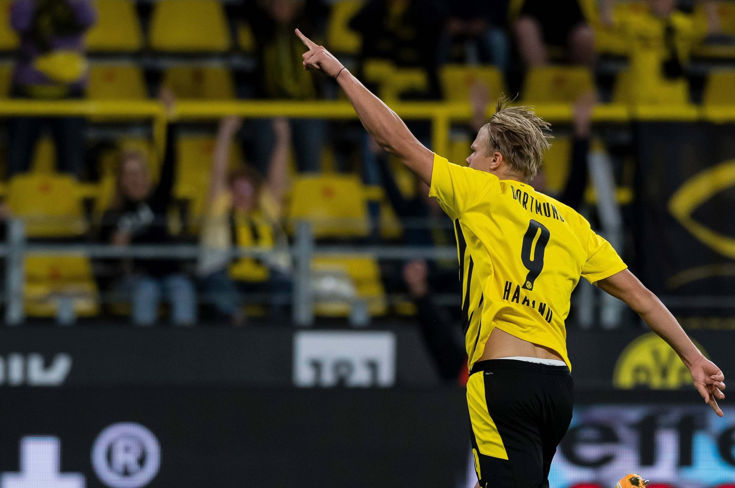 巴萨梅西关键助攻助力进球