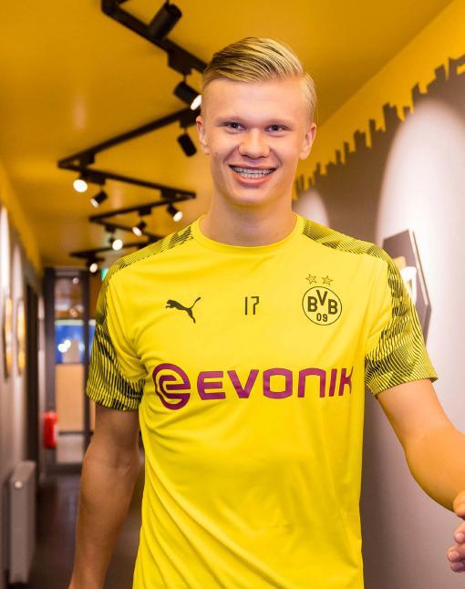 意甲第14轮裁判：拉潘纳吹那不勒斯vs尤文，迪贝洛吹国米vs科莫（意甲第14轮裁判安排：拉潘纳主哨那不勒斯vs尤文，迪贝洛执法国米vs科莫）